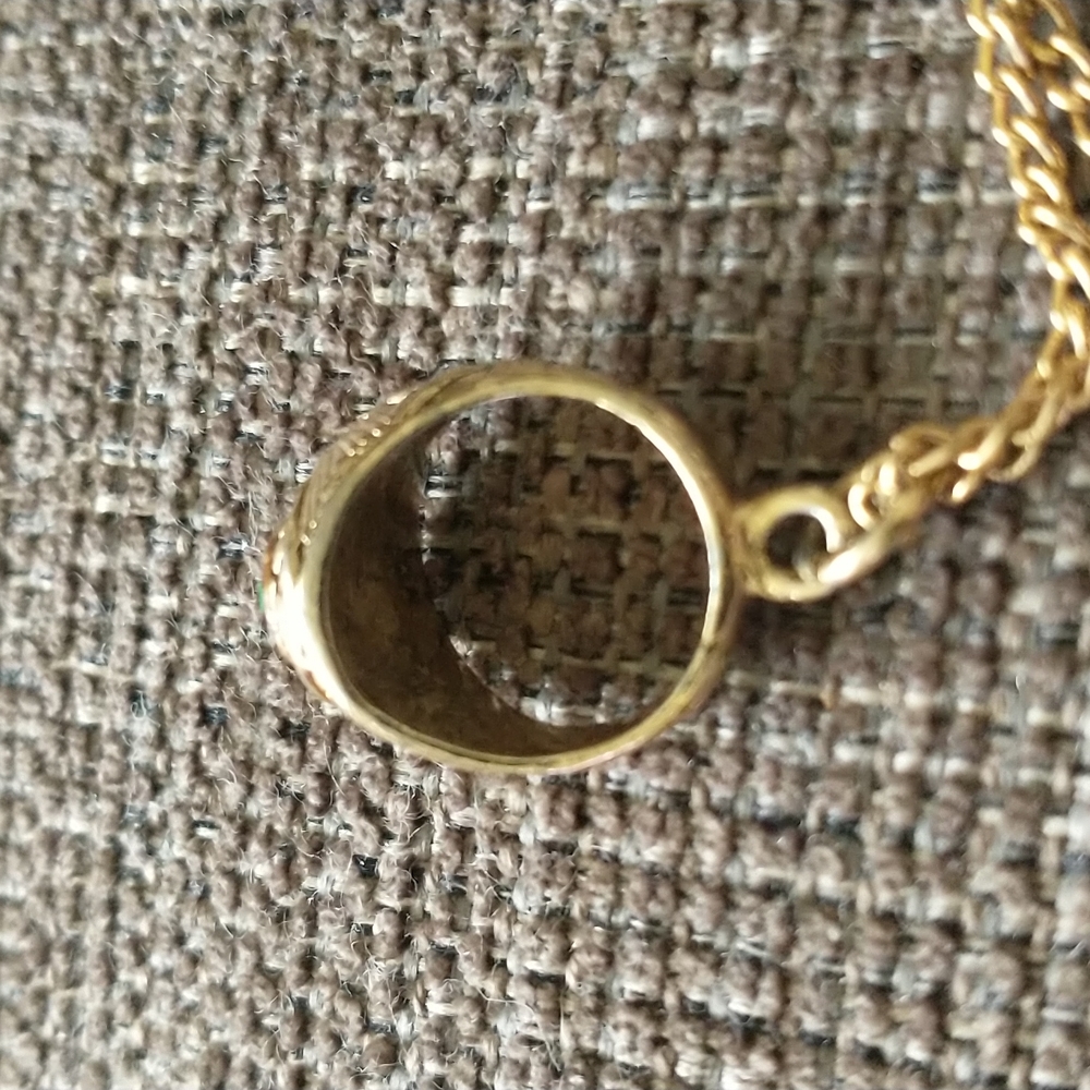 Vintage Class Ring Necklace - Picture 7 of 9